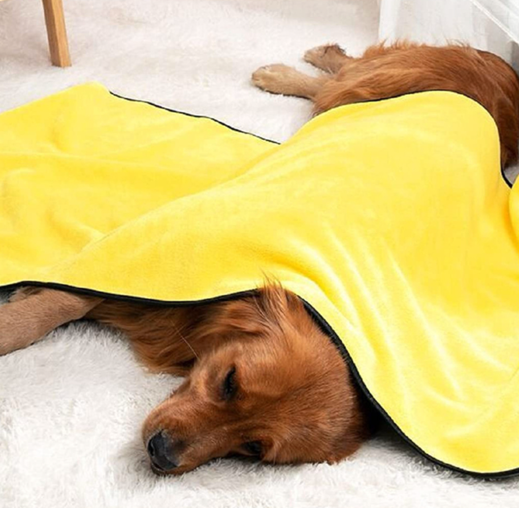 Fami Petcare Quick Dry Towel - Large (39.37" x 19.68" - by Famigift
