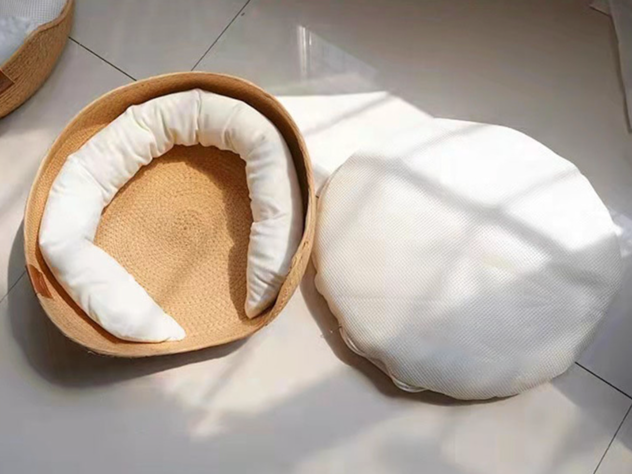 Fami Petcare Basket Bed - Medium (14.17" x 14.17" - by Famigift